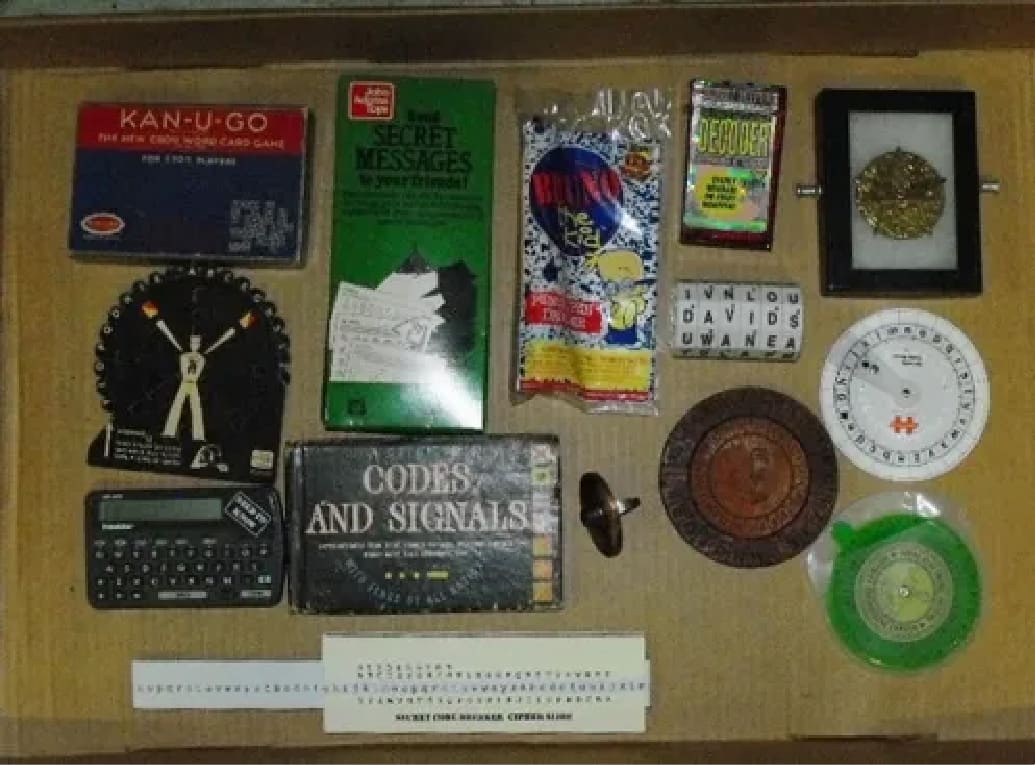Codes and Signals Games
